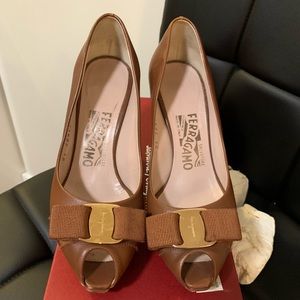 💯Authentic - Salvatore Ferragamo Open Tote High Heel